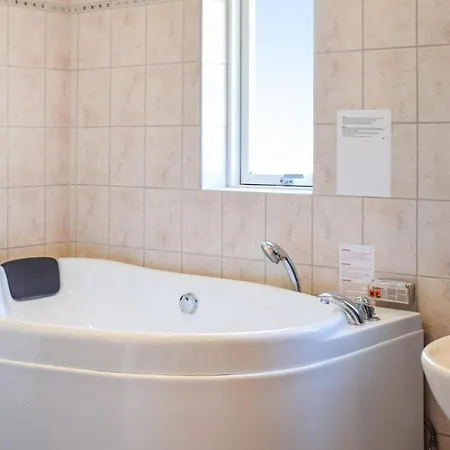 Amazing Home In Skibby With Sauna Dom wakacyjny